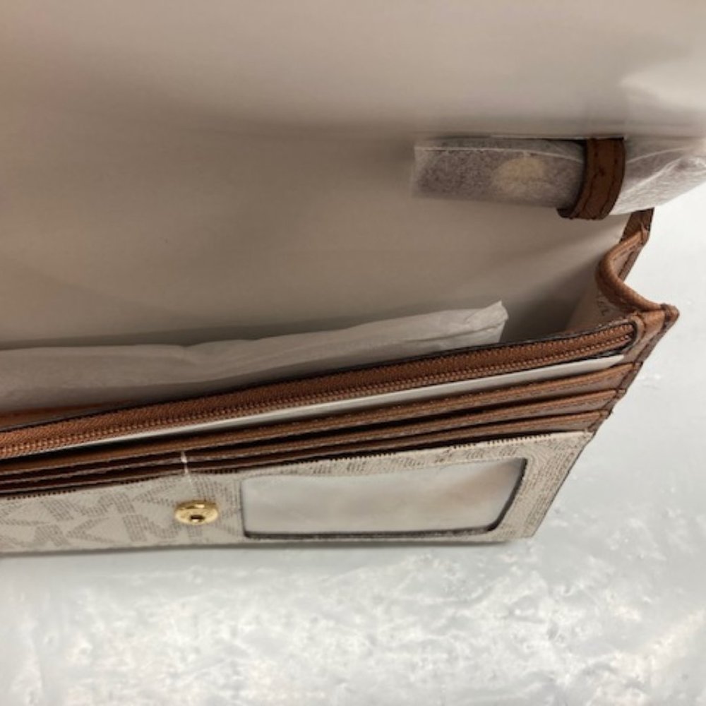 Michael Kors Jet Set Charm Vanilla Crossbody Clutch 38F1CT9C9B- NEW W/ TAGS - Picture 4 of 5